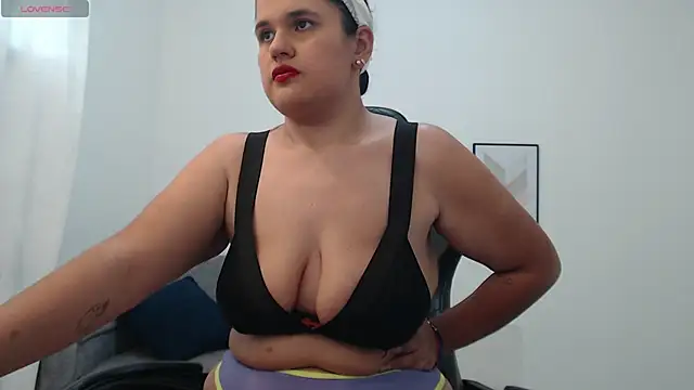 Snapshot of natalia_curvy1 chatting on 20, 10, 2025 natalia curvy1 online show from 20, 10, 2025
