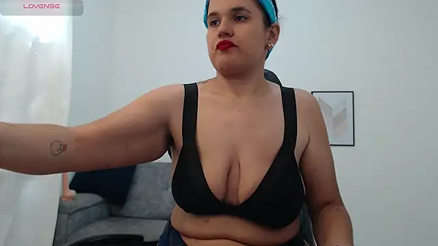 Snapshot of natalia_curvy1 chatting on 21, 11, 2025 natalia curvy1 online show from 21, 11, 2025