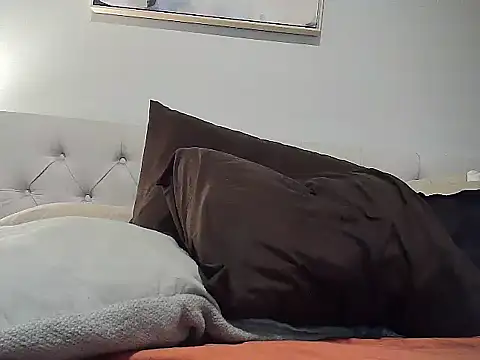 CaramelDipper online show from 6, 2, 2025