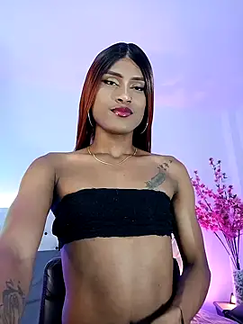 Snapshot of Elektra_Queen chatting on 3, 2, 2025 Elektra Queen online show from 3, 2, 2025