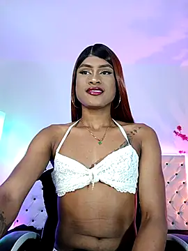 Snapshot of Elektra_Queen chatting on 25, 10, 2025 Elektra Queen online show from 25, 10, 2025