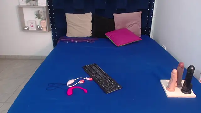 SaraApril 1 online show from 5, 2, 2025