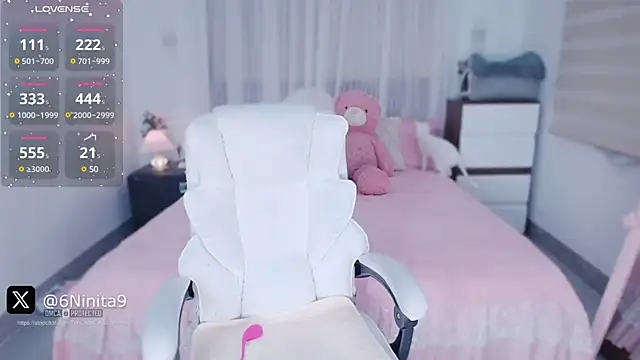 Snapshot of PimChanOK chatting on 22, 2, 2025 PimChanOK online show from 22, 2, 2025