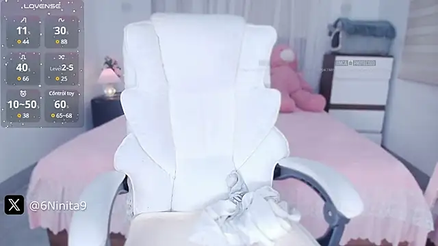 Snapshot of PimChanOK chatting on 27, 2, 2025 PimChanOK online show from 27, 2, 2025