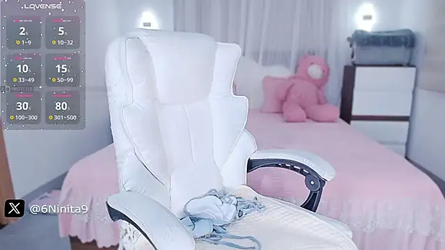 Snapshot of PimChanOK chatting on 2, 3, 2025 PimChanOK online show from 2, 3, 2025