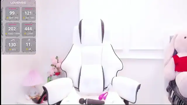 Snapshot of PimChanOK chatting on 11, 10, 2025 PimChanOK online show from 11, 10, 2025