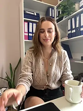 Hii Lolla online show from 11, 3, 2026