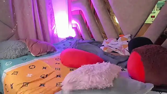 Snapshot of naatashamendozaa chatting on 1, 3, 2025 naatashamendozaa online show from 1, 3, 2025