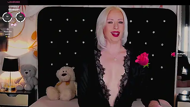 Snapshot of OliviaShaw23 chatting on 14, 11, 2025 OliviaShaw23 online show from 14, 11, 2025