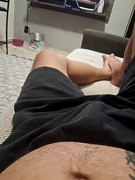 Snapshot of dredre1069 chatting on 5, 4, 2026 dredre1069 online show from 5, 4, 2026