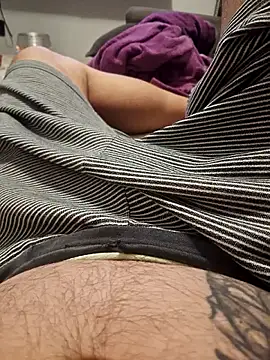 Snapshot of dredre1069 chatting on 7, 4, 2026 dredre1069 online show from 7, 4, 2026