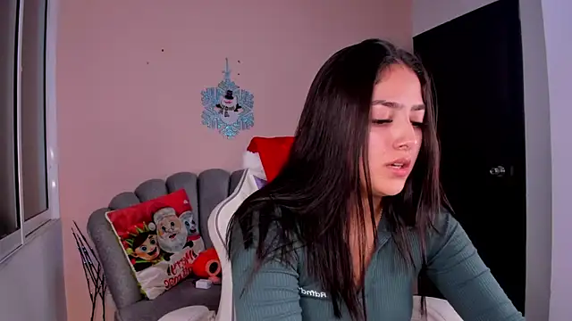 Snapshot of lili_turner chatting on 28, 12, 2024 lili turner online show from 28, 12, 2024