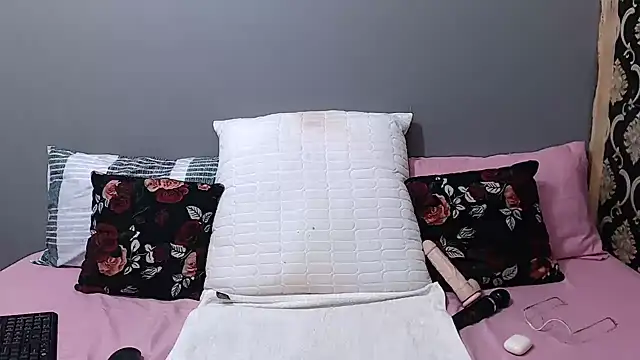 Bootycurvy2 online show from 13, 6, 2026
