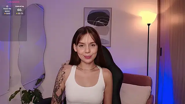 Snapshot of MirandaShaw chatting on 22, 12, 2025 MirandaShaw online show from 22, 12, 2025