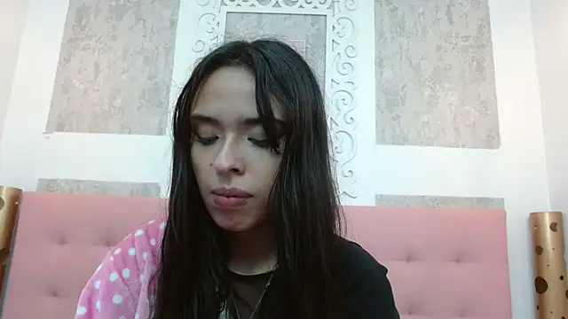 Cloeandtyfanny online show from 8, 3, 2025