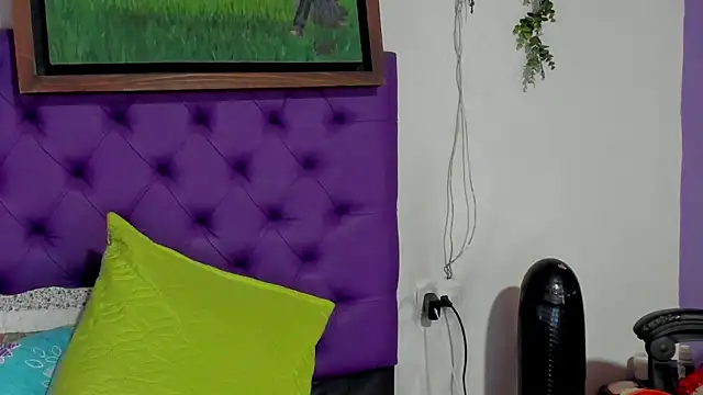 Cloeandtyfanny online show from 2, 7, 2026