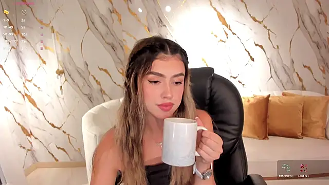 PaulinaSantos  online show from 6, 3, 2025