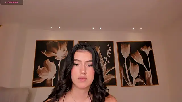 PaulinaSantos  online show from 5, 11, 2025