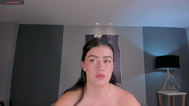 PaulinaSantos  online show from 7, 6, 2026