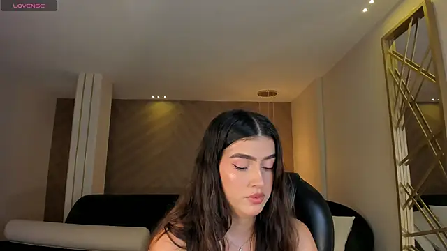 PaulinaSantos  online show from 11, 6, 2026
