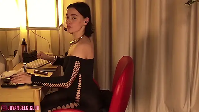 SophieCharm online show from 23, 4, 2026