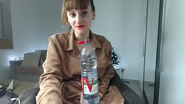 Snapshot of victoirenextdoor chatting on 4, 12, 2024 victoirenextdoor online show from 4, 12, 2024