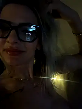 SweetMonicaUK online show from 24, 1, 2025