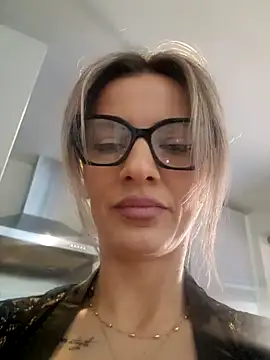 SweetMonicaUK online show from 29, 1, 2025