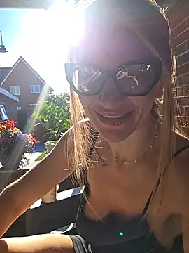 SweetMonicaUK online show from 27, 7, 2026