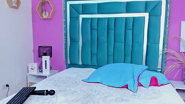 LORENSCOLLINS online show from 16, 1, 2025