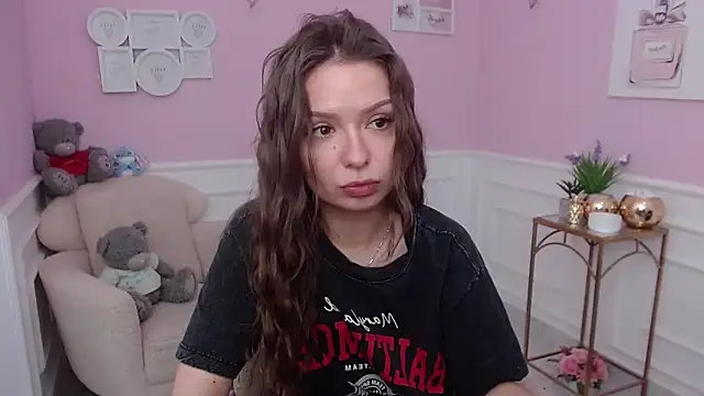 LucySkilar online show from 28, 11, 2025