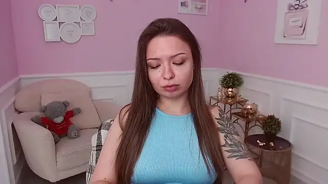 LucySkilar online show from 24, 7, 2026