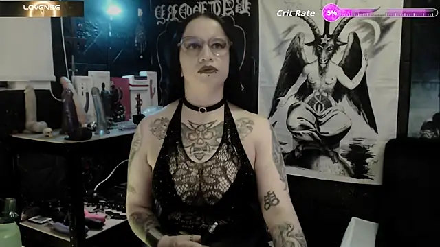 Snapshot of Evil_Queen_666 chatting on 30, 9, 2025 Evil Queen 666 online show from 30, 9, 2025