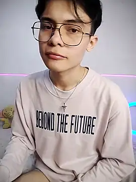 Dmitri Aksnes online show from 3, 10, 2025