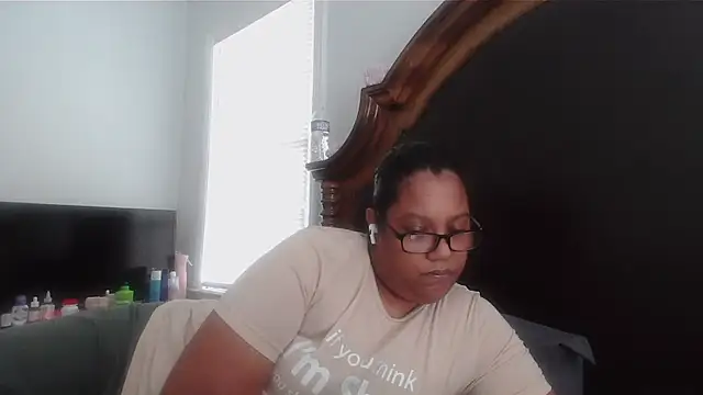 Snapshot of ebonyred chatting on 11, 9, 2025 ebonyred online show from 11, 9, 2025