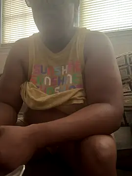 Snapshot of ebonyred chatting on 12, 9, 2025 ebonyred online show from 12, 9, 2025