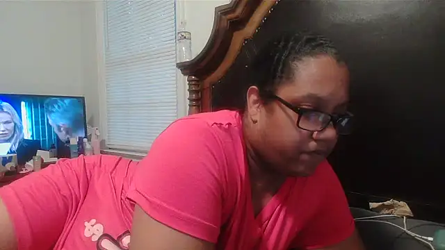 Snapshot of ebonyred chatting on 18, 9, 2025 ebonyred online show from 18, 9, 2025