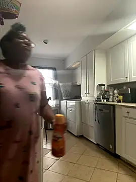 Snapshot of ebonyred chatting on 13, 10, 2025 ebonyred online show from 13, 10, 2025