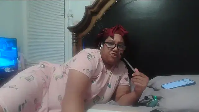 Snapshot of ebonyred chatting on 16, 10, 2025 ebonyred online show from 16, 10, 2025