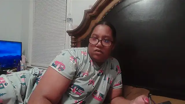 Snapshot of ebonyred chatting on 9, 11, 2025 ebonyred online show from 9, 11, 2025