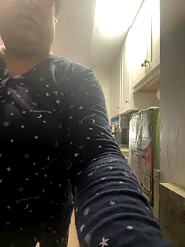 Snapshot of ebonyred chatting on 11, 11, 2025 ebonyred online show from 11, 11, 2025