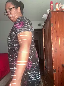 Snapshot of ebonyred chatting on 15, 12, 2025 ebonyred online show from 15, 12, 2025