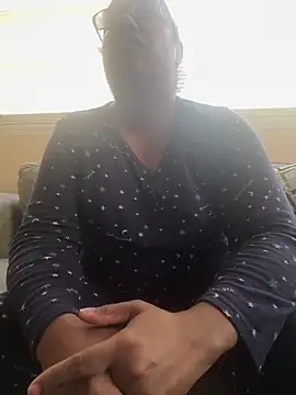 Snapshot of ebonyred chatting on 20, 12, 2025 ebonyred online show from 20, 12, 2025