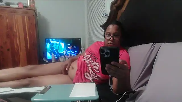 Snapshot of ebonyred chatting on 13, 3, 2026 ebonyred online show from 13, 3, 2026