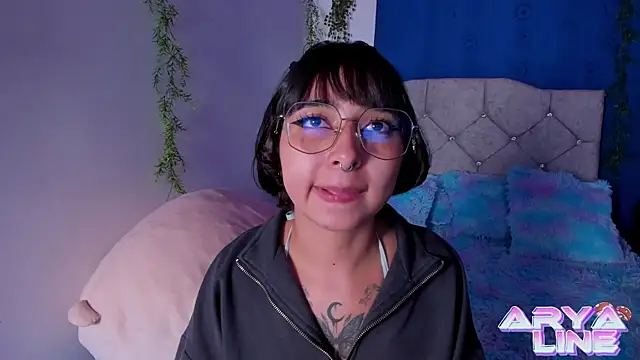 arysUwU online show from 8, 3, 2025