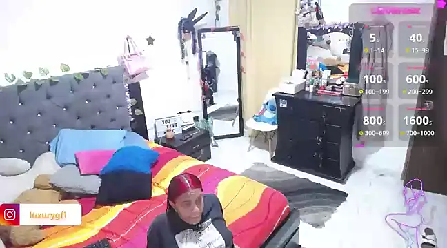 Pocahontaslovex online show from 18, 12, 2024