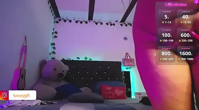 Pocahontaslovex online show from 12, 1, 2025