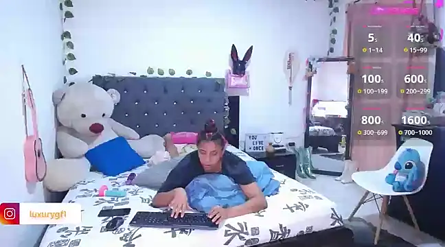 Pocahontaslovex online show from 17, 1, 2025