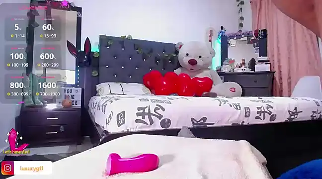 Pocahontaslovex online show from 20, 2, 2025