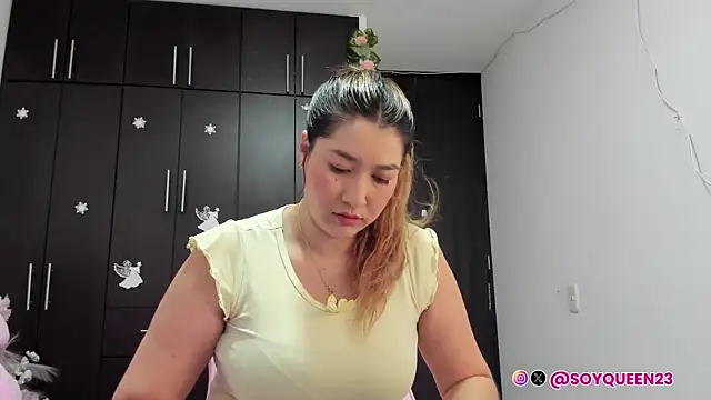 Soyqueen online show from 10, 9, 2025